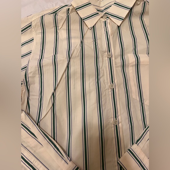 Cute yellow shirt - Picture 2 of 8